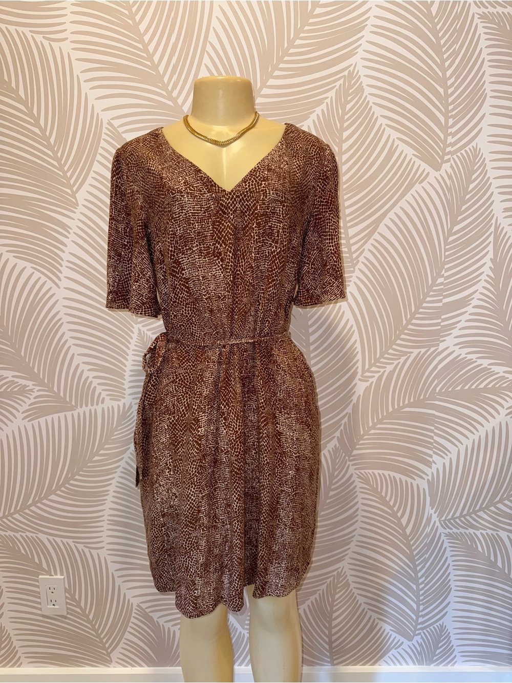 Brown Printed V-Neck Waist-Tie Dress with pockets